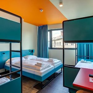Bed 6-Bed Female Dormitory Room